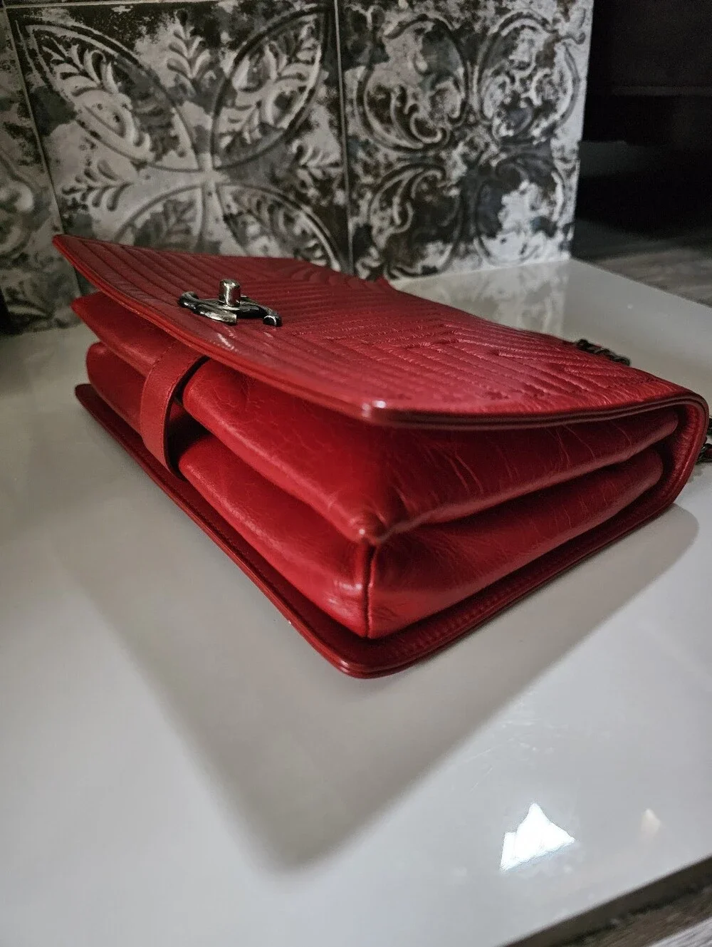 CHANEL Korean Garden Red Chevron Calfskin Leather Shoulder Bag with Chain Strap